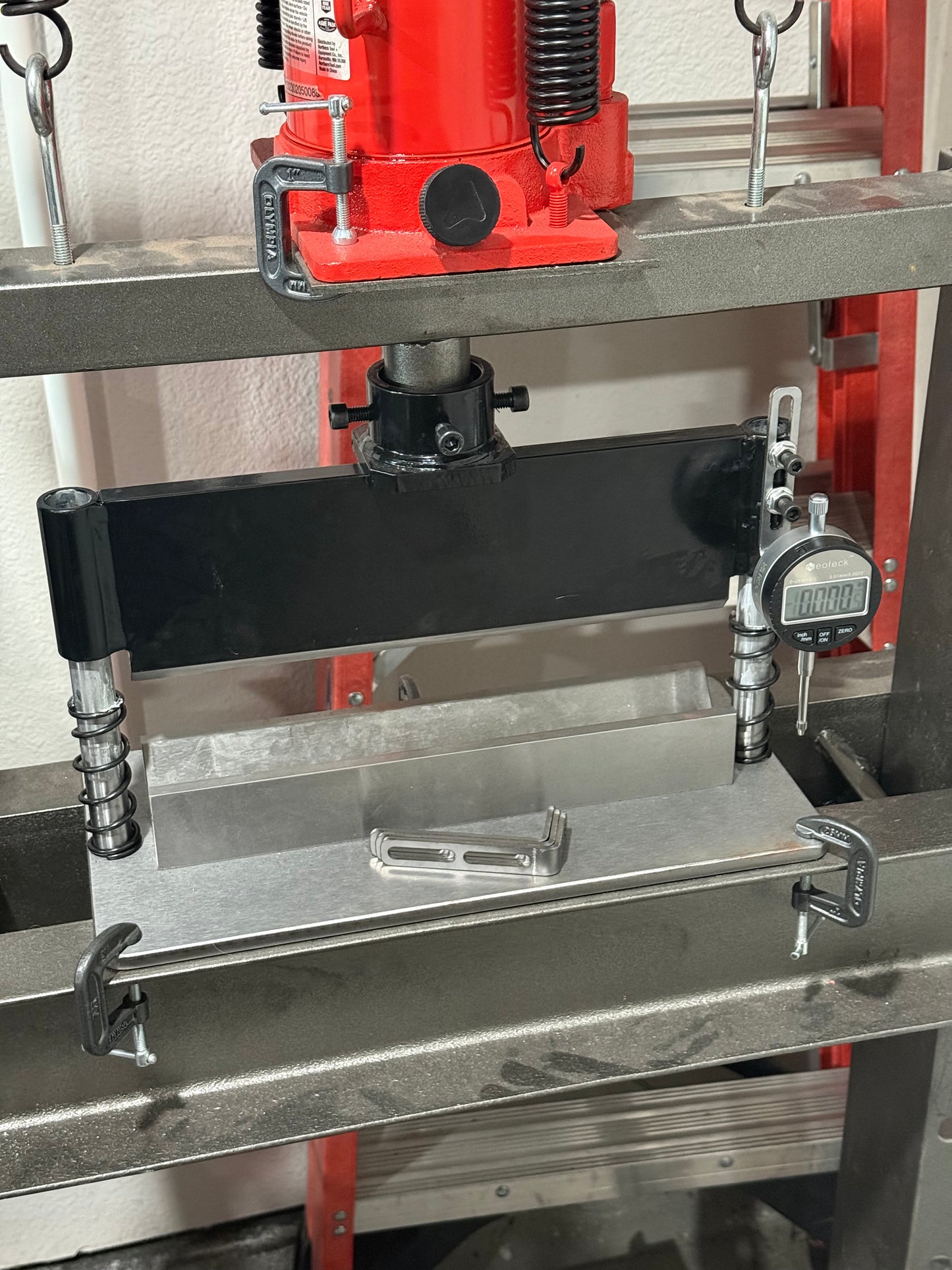 Press Brake Dial Indicator Mounting Bracket